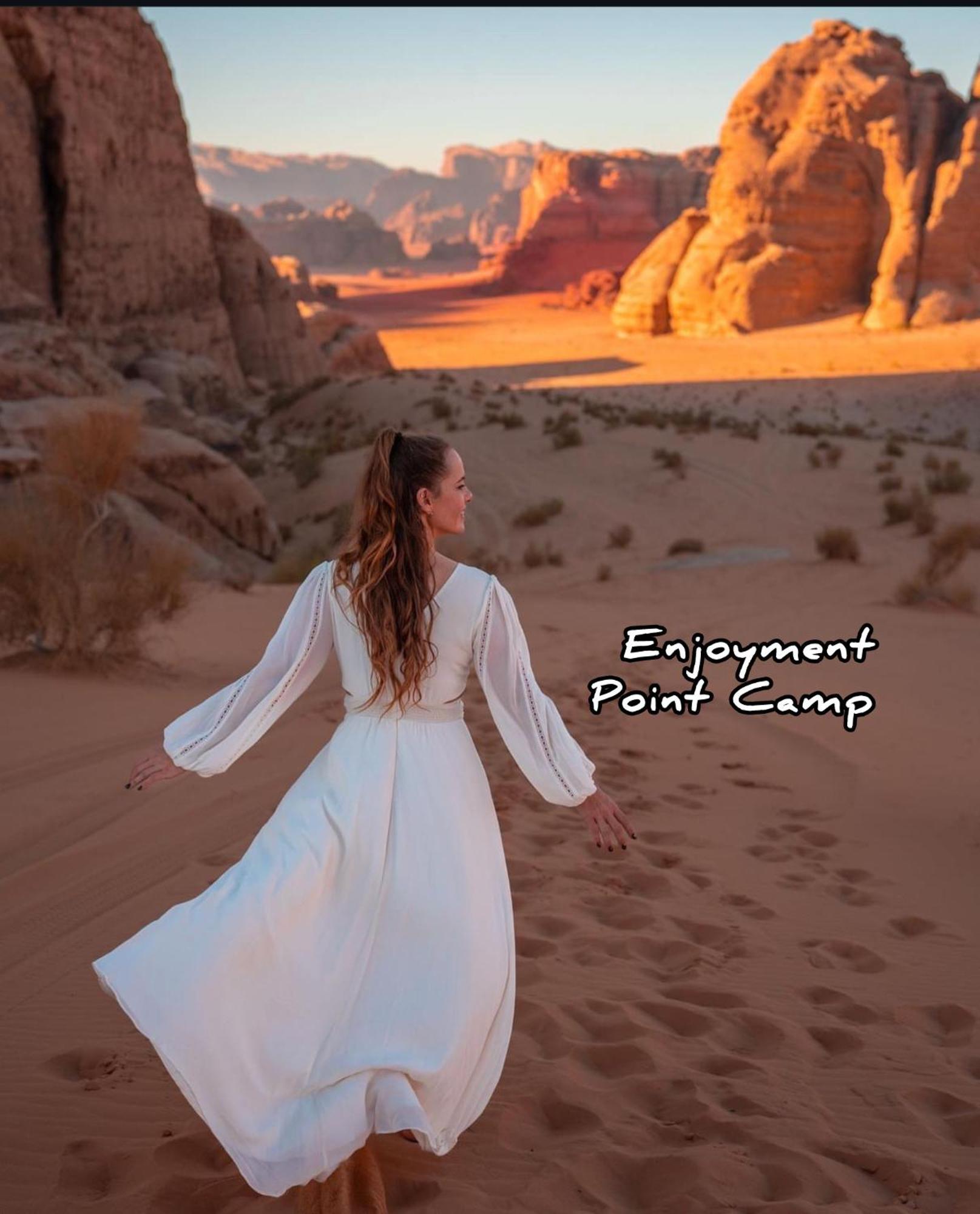 Luxury Enjoyment Point Bubbles Camp Bed & Breakfast Wadi Rum Exterior photo