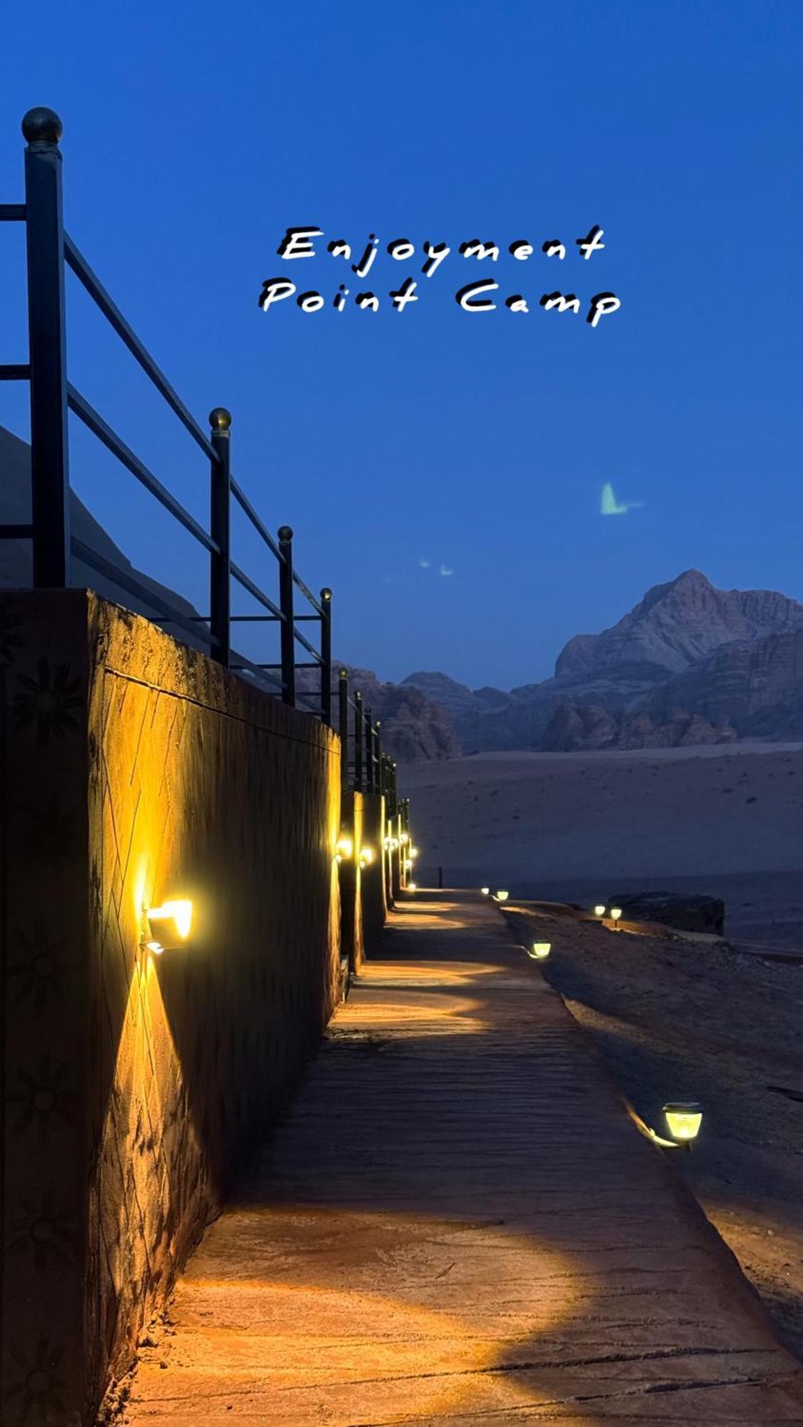 Luxury Enjoyment Point Bubbles Camp Bed & Breakfast Wadi Rum Exterior photo