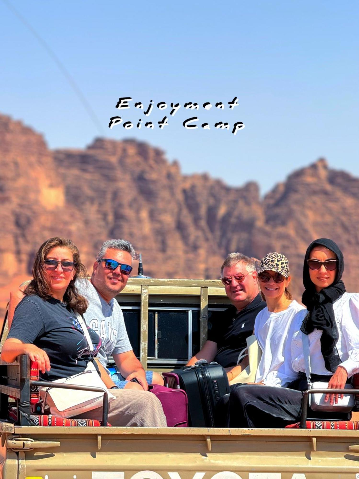 Luxury Enjoyment Point Bubbles Camp Bed & Breakfast Wadi Rum Exterior photo